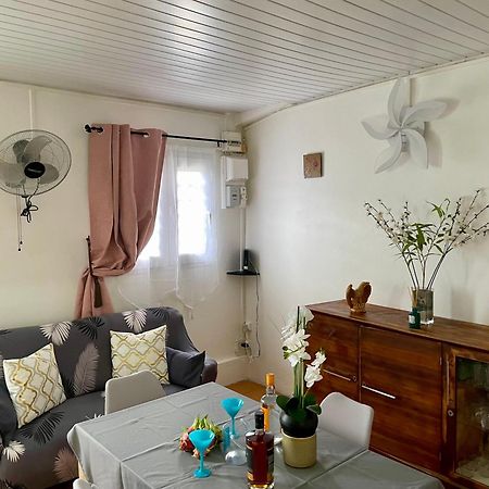 Lakay Sonson Apartment เลส์ อองซ์-ดิอาร์เลส ภายนอก รูปภาพ