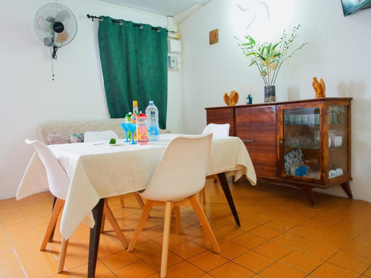 Lakay Sonson Apartment เลส์ อองซ์-ดิอาร์เลส ภายนอก รูปภาพ