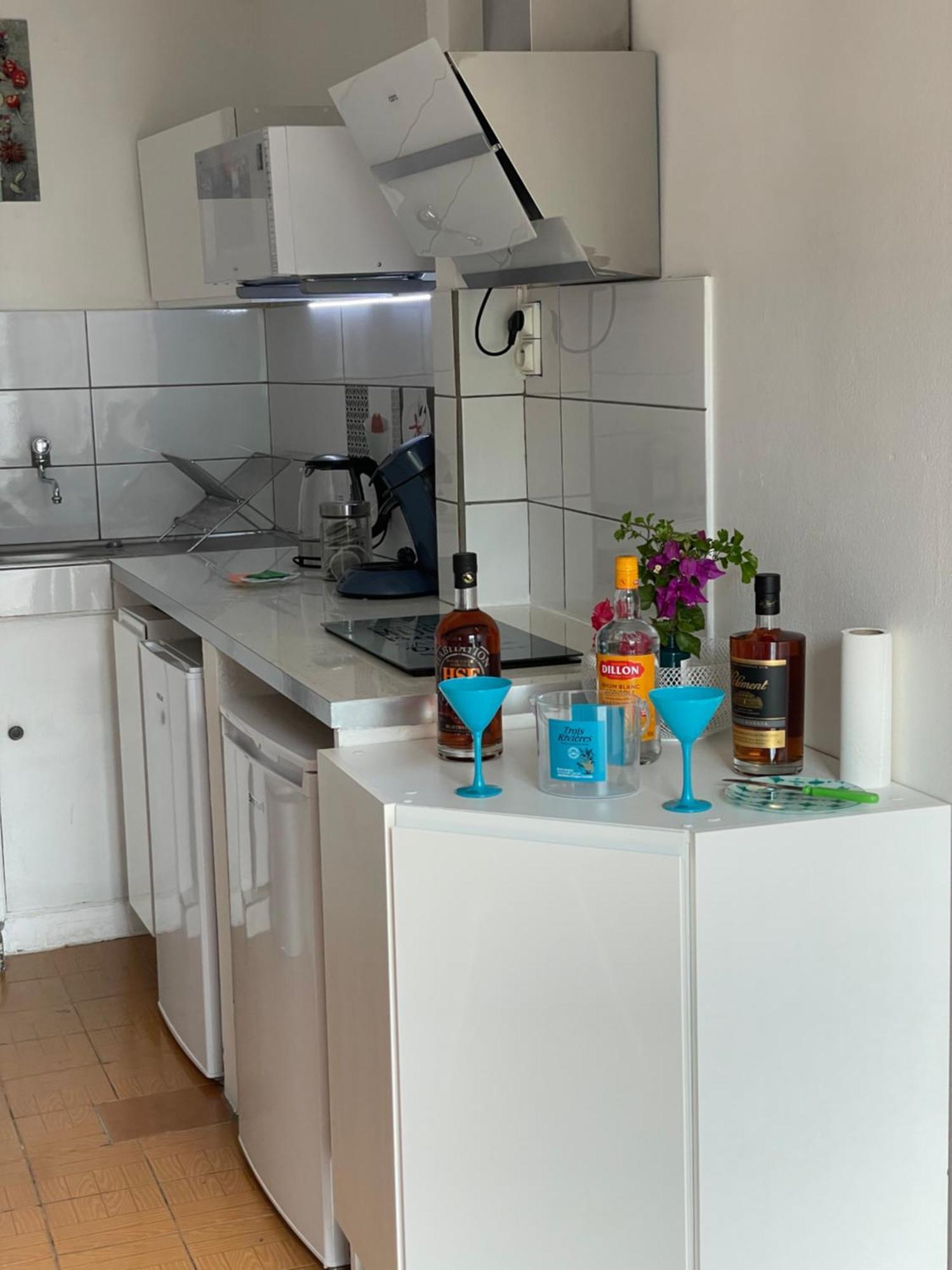 Lakay Sonson Apartment เลส์ อองซ์-ดิอาร์เลส ภายนอก รูปภาพ