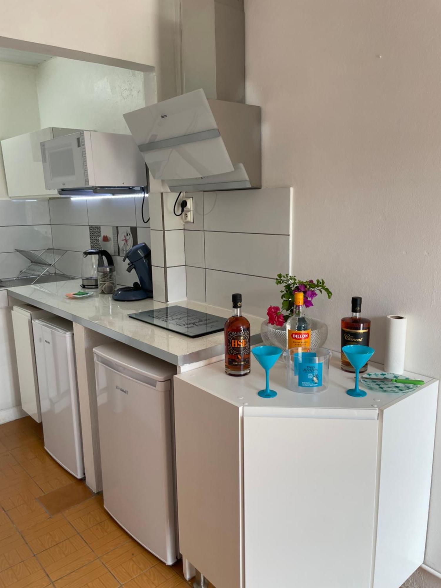 Lakay Sonson Apartment เลส์ อองซ์-ดิอาร์เลส ภายนอก รูปภาพ